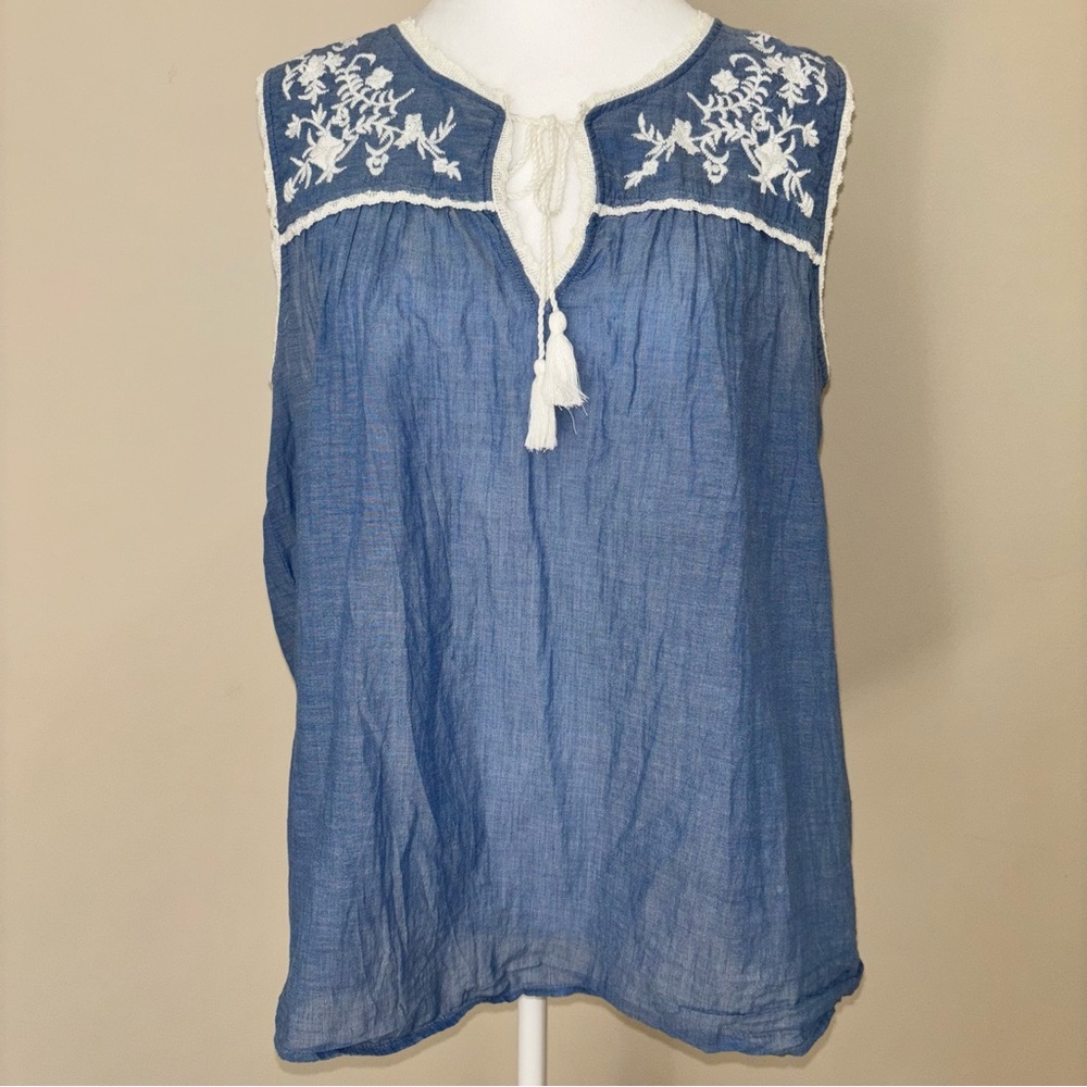 Beachlunchlounge Embroidered sleeveless shirt Size L